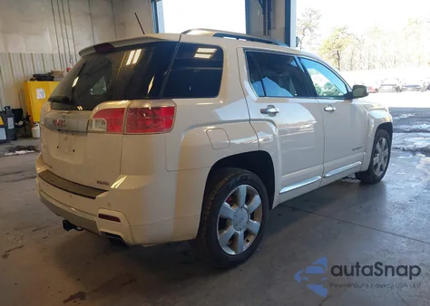 2015 GMC Terrain Denali z USA, uszkodzony, nr VIN 2GKFLZE31F6180019